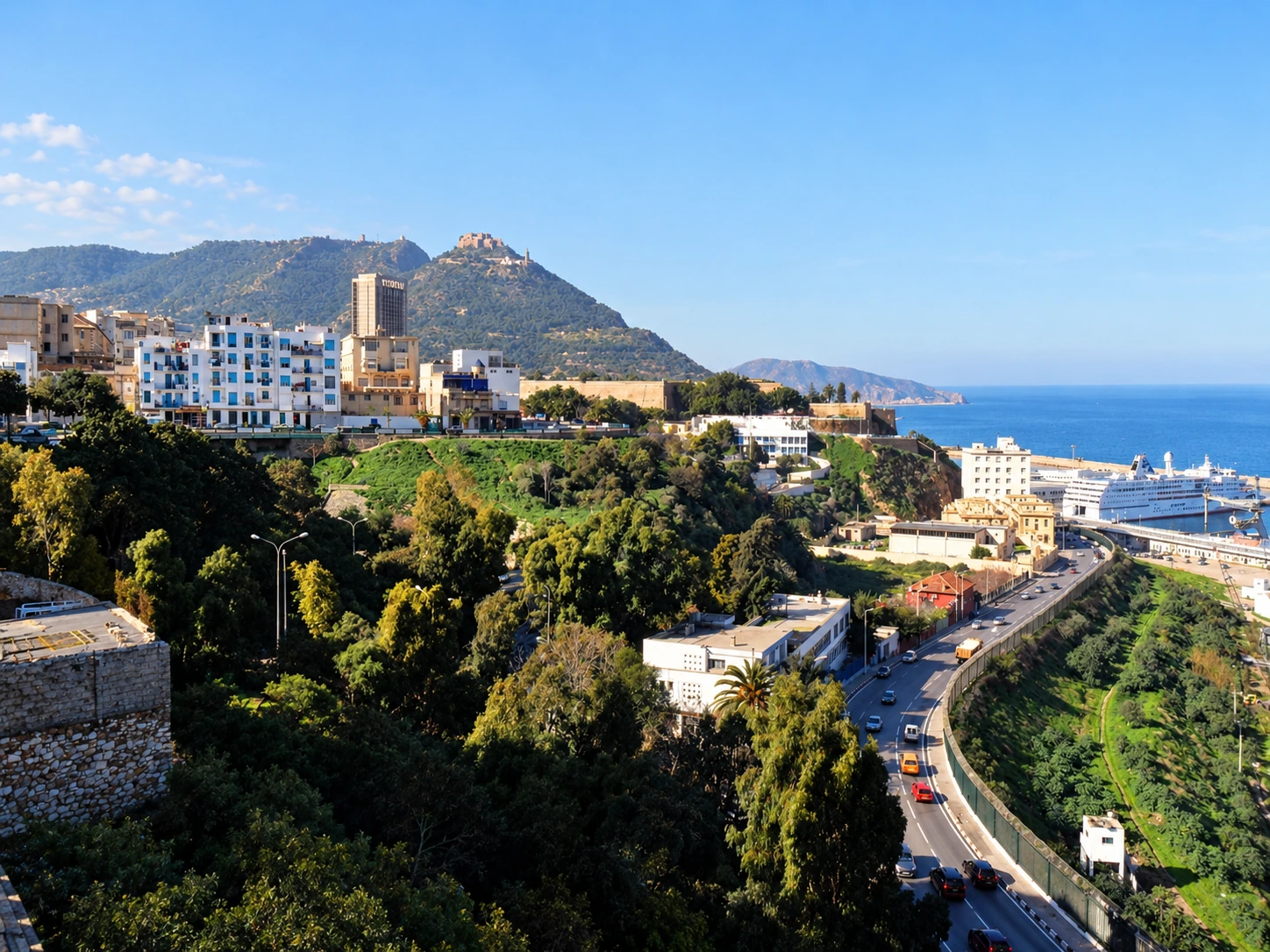 Le front de mer d’Oran, du port et de la colline de Santa Cruz, d’après habib kaki.