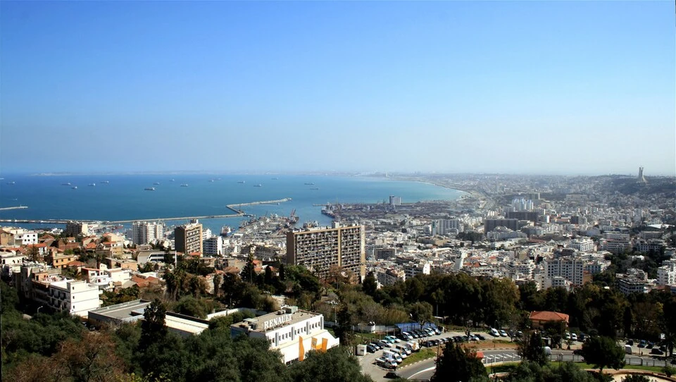 Vue d’Alger et de sa baie depuis le balcon Saint-Raphaël