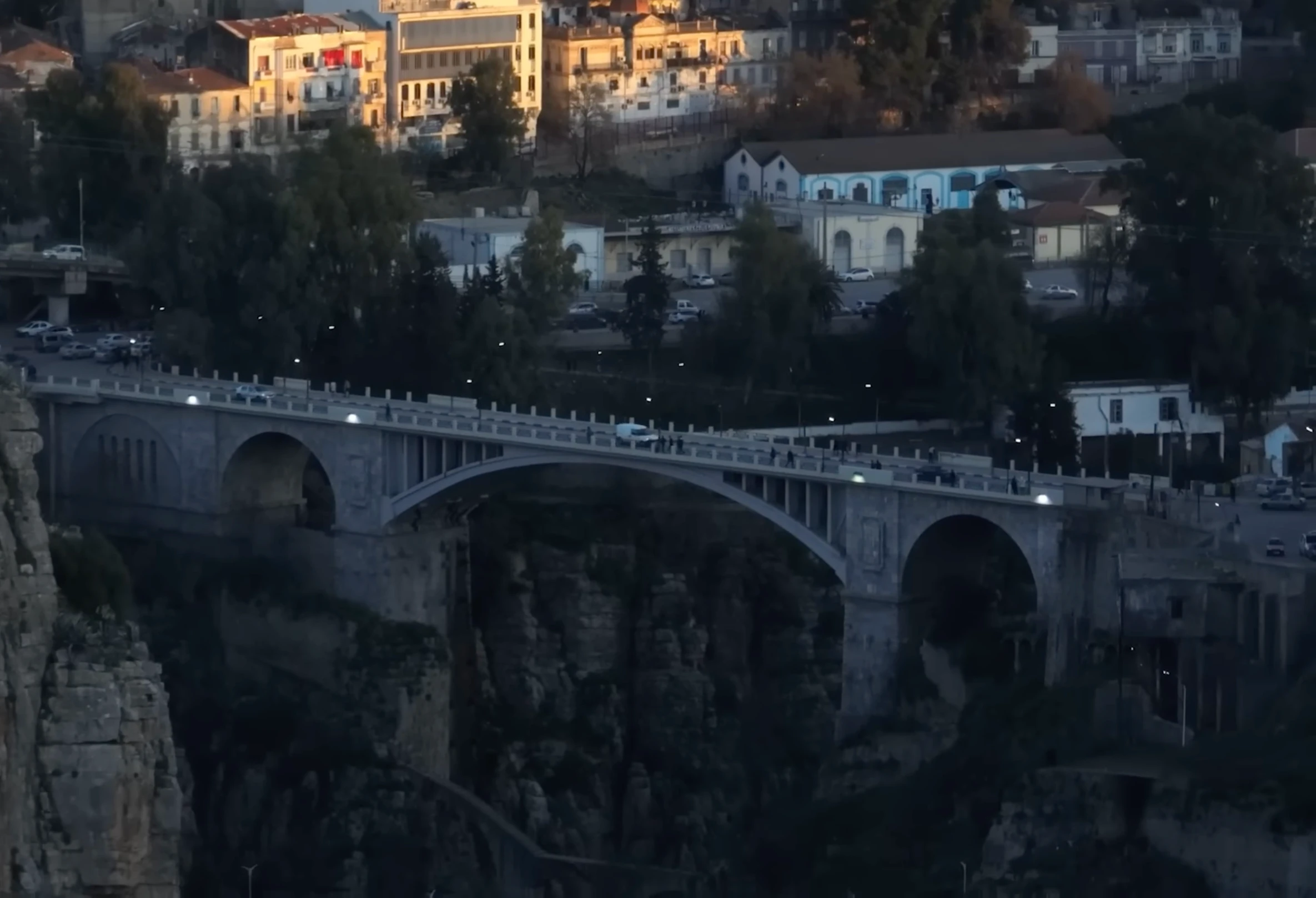 Un des 8 ponts de la ville de Constantine